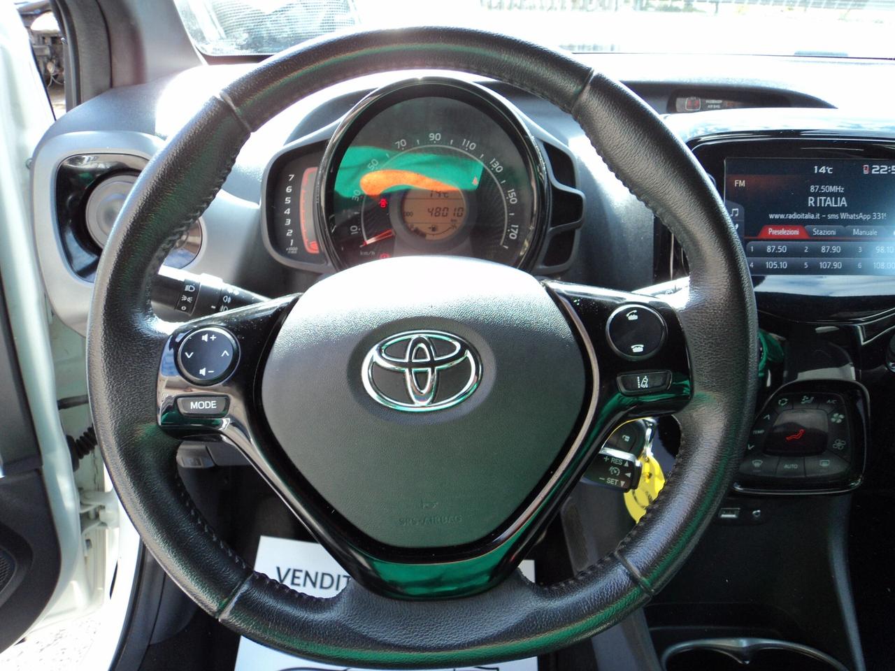 Toyota Aygo Connect 1.0 VVT-i 72 CV 5 porte x-clusiv