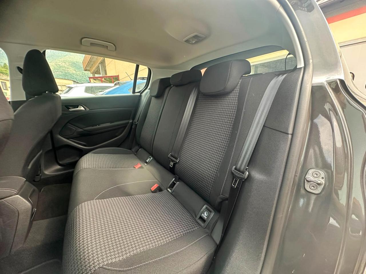 Peugeot 308 BlueHDi 130 S&S Active