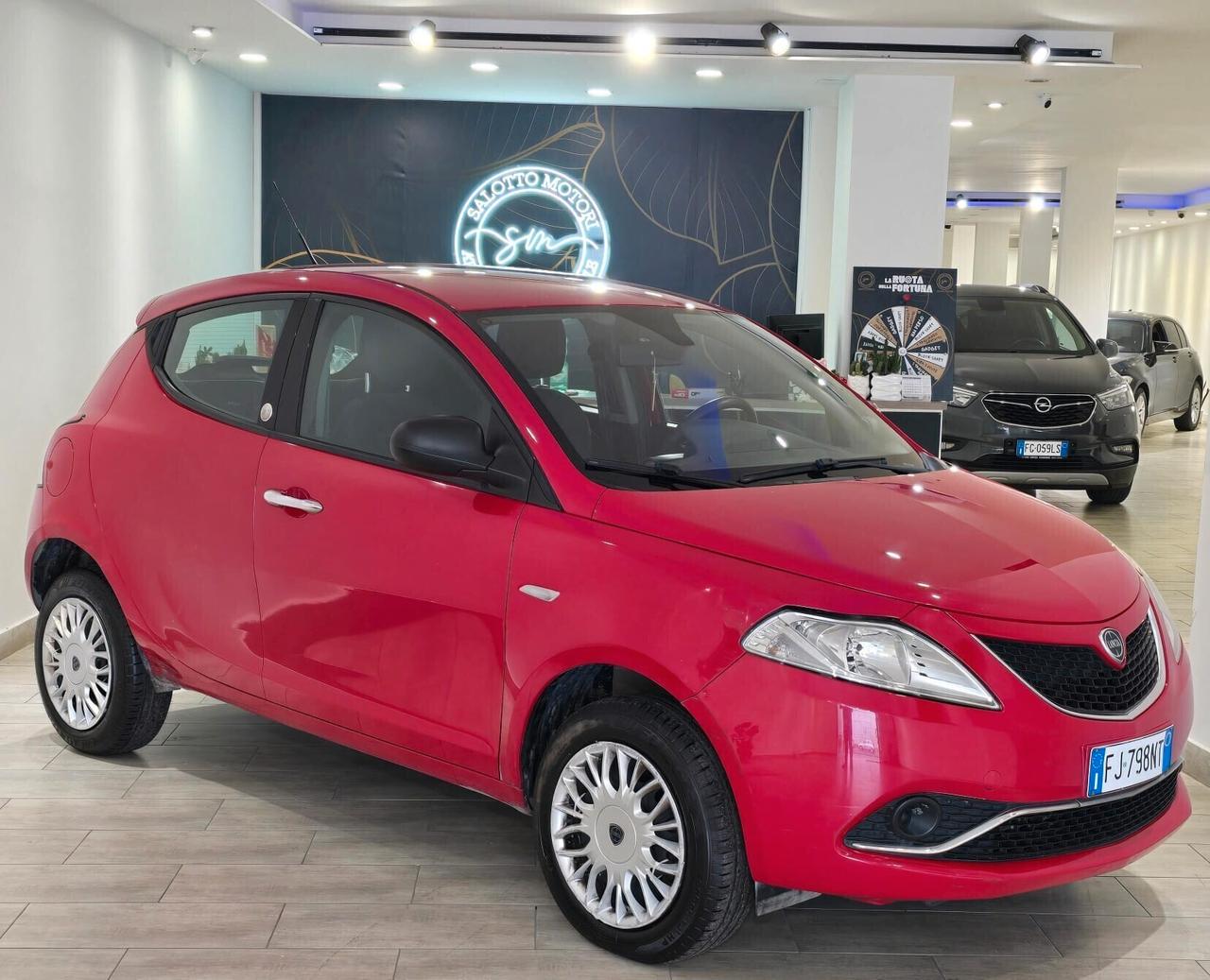 Lancia Ypsilon 0.9 BENZINA /metano ANNO 2017