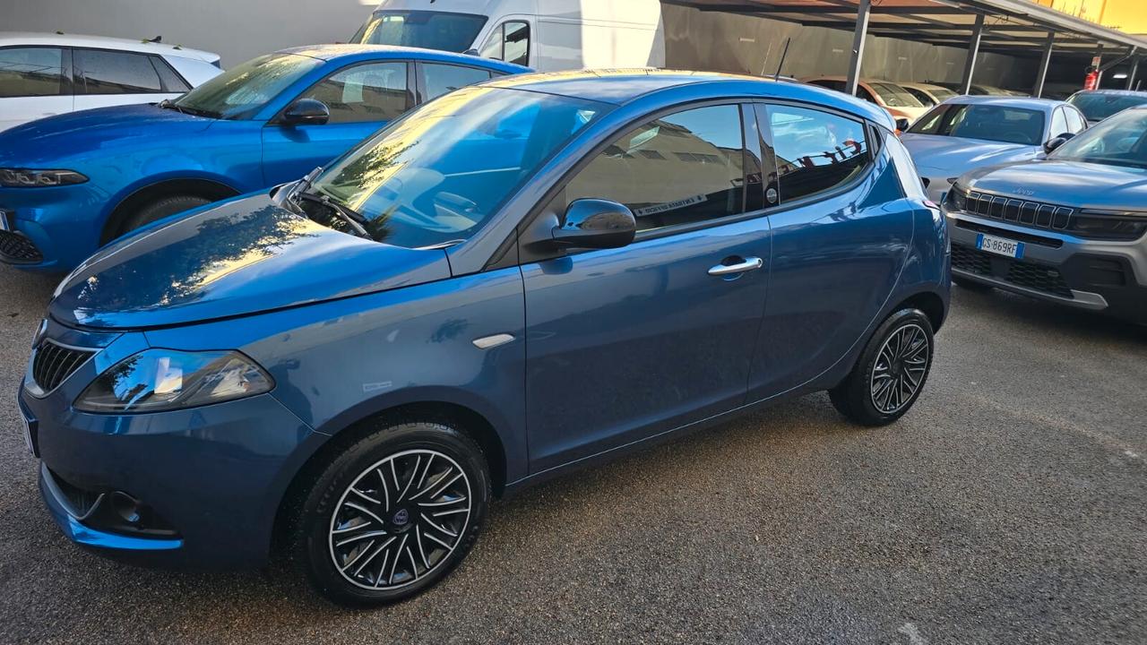 Lancia Ypsilon 1.0 FireFly 5 porte S&S Hybrid Ecochic Gold