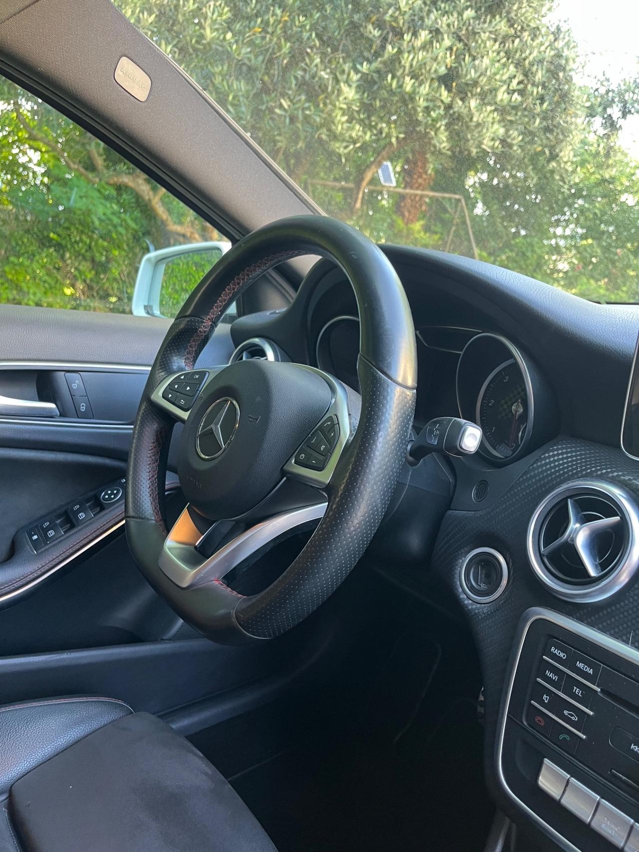 MercedesA 180 d PREMIUM AMG SUPER SCONTO
