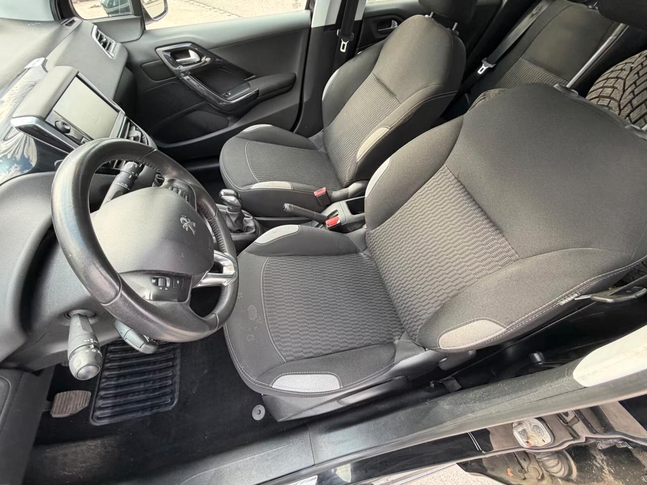 Peugeot 208 PureTech 82 5 porte Allure