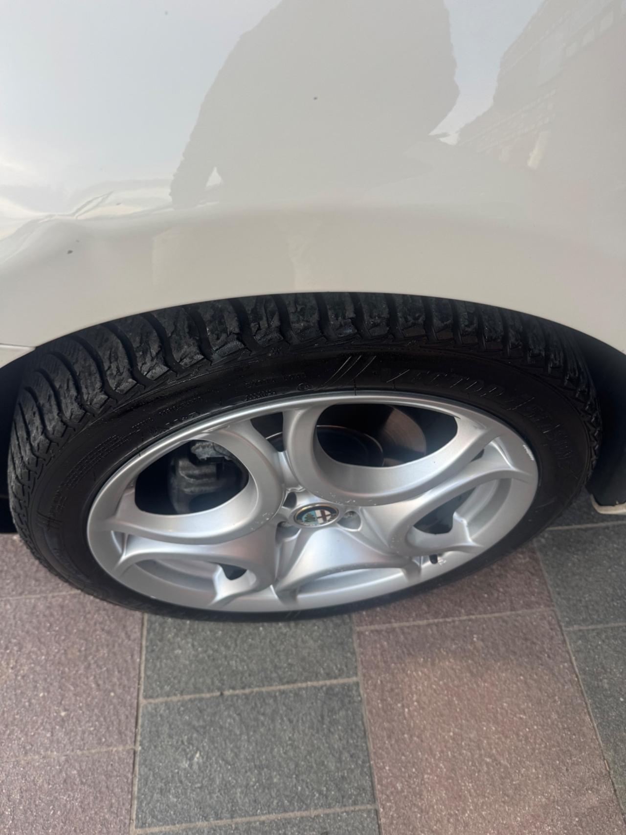 Alfa Romeo MiTo 1.3 JTDm 16V 90 CV Distinctive Sport Pack