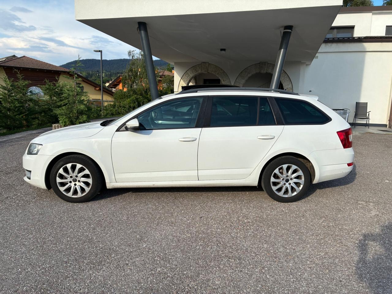 Skoda Octavia 1.6 TDI CR 105 CV DSG Ambition