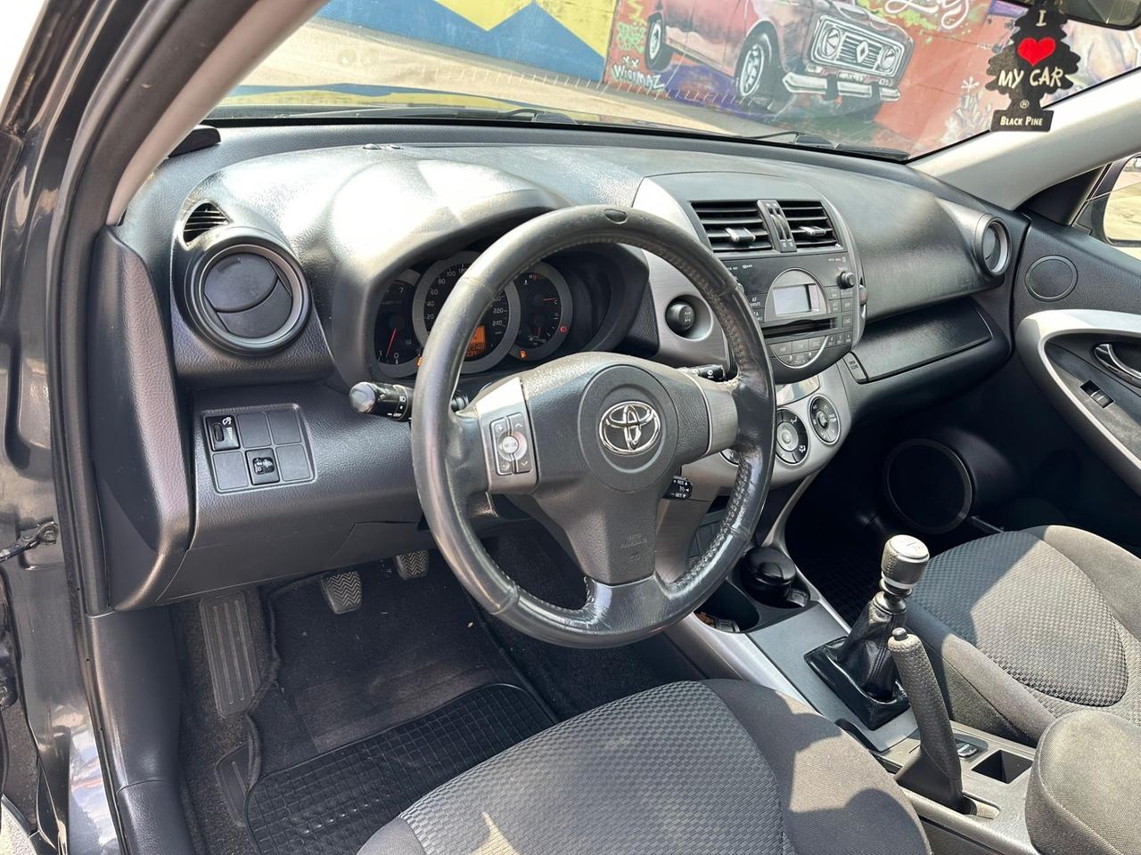 Toyota Rav 4 5 posti autocarro