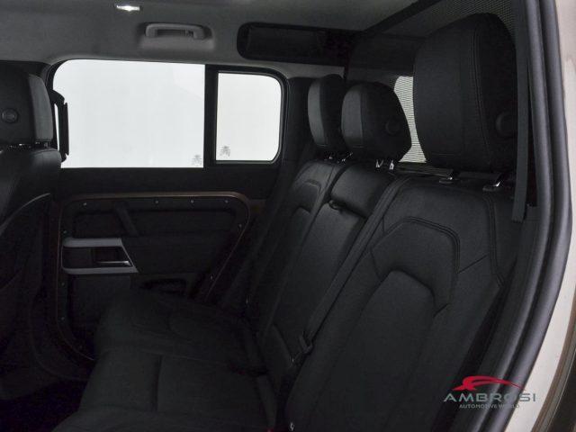 LAND ROVER Defender 110 3.0d i6 mhev SE awd 200cv auto - AUTOCARRO N1