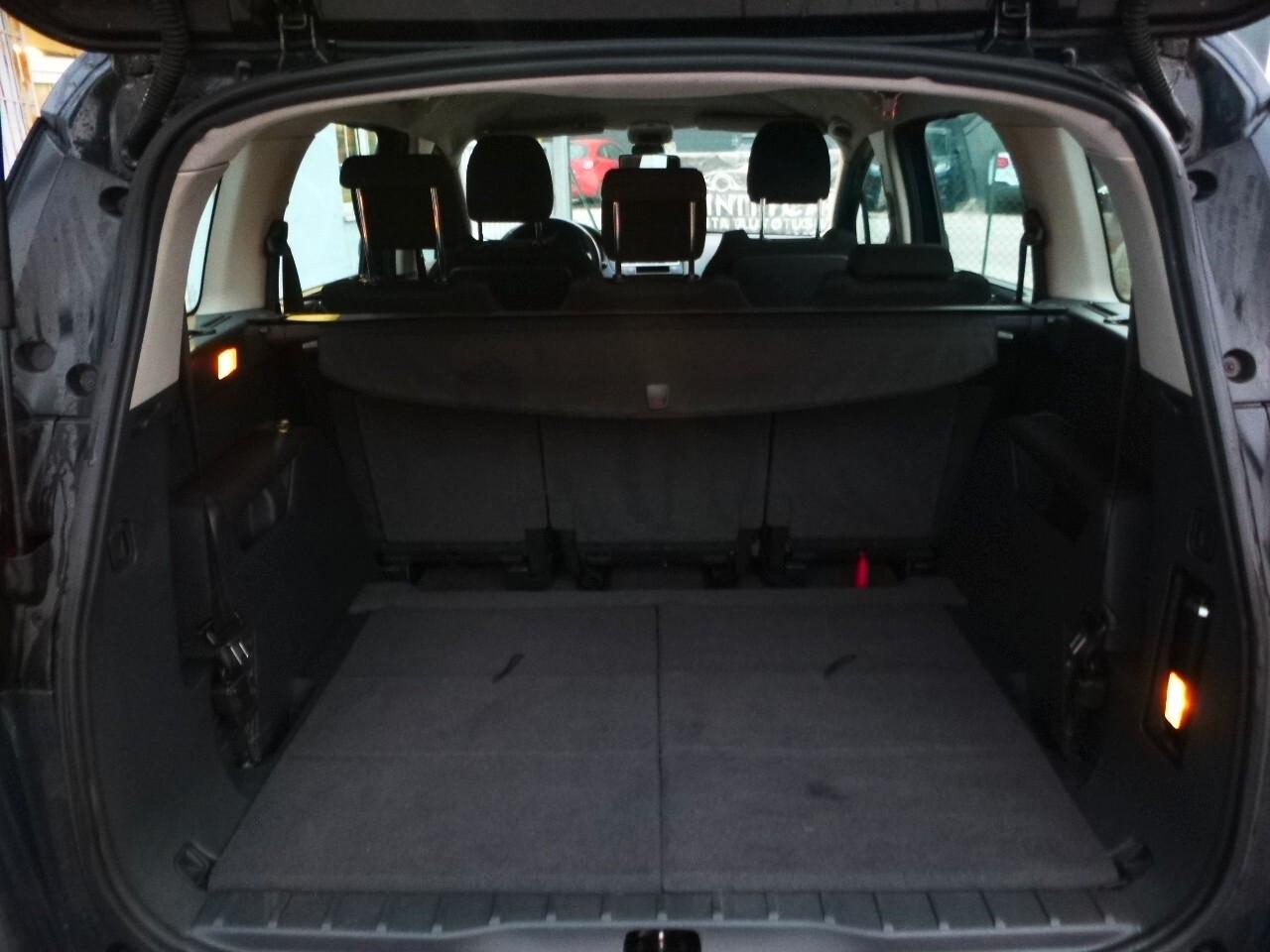 Peugeot 5008 1.6 e-HDi 112CV Stop&Start cambio robotizzato Féline