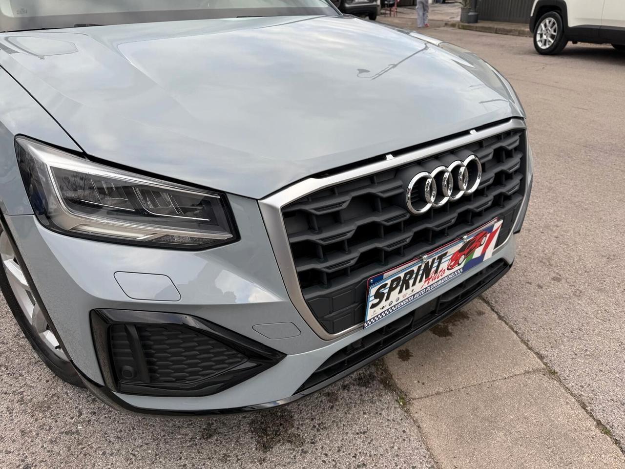 Audi Q2 30 TDI cockpit pelle led