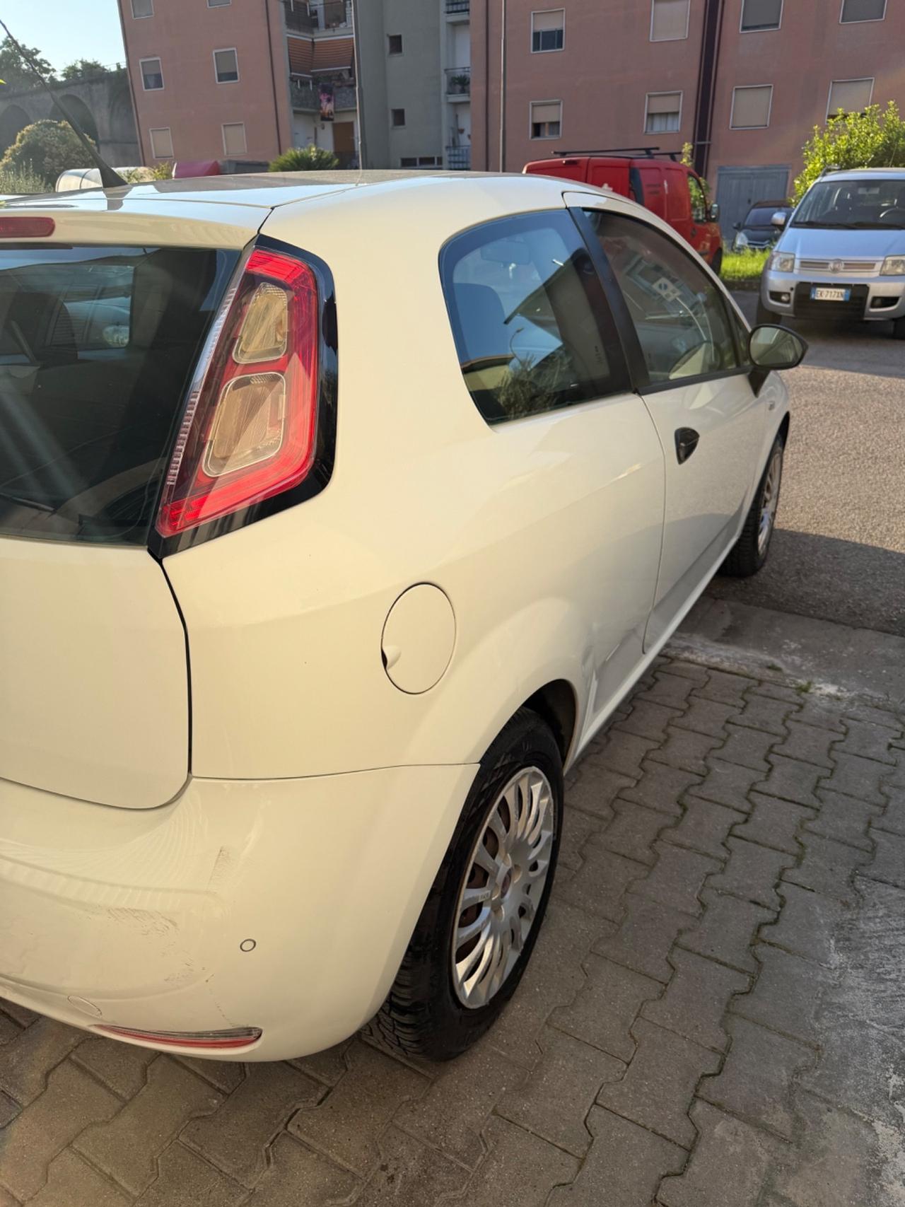 Fiat Punto 1.3 MJT II S&S 85 CV 3 porte ECO Lounge