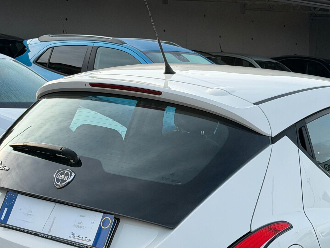 Lancia Ypsilon 1.2 69 cv. ELEFANTINO BLU