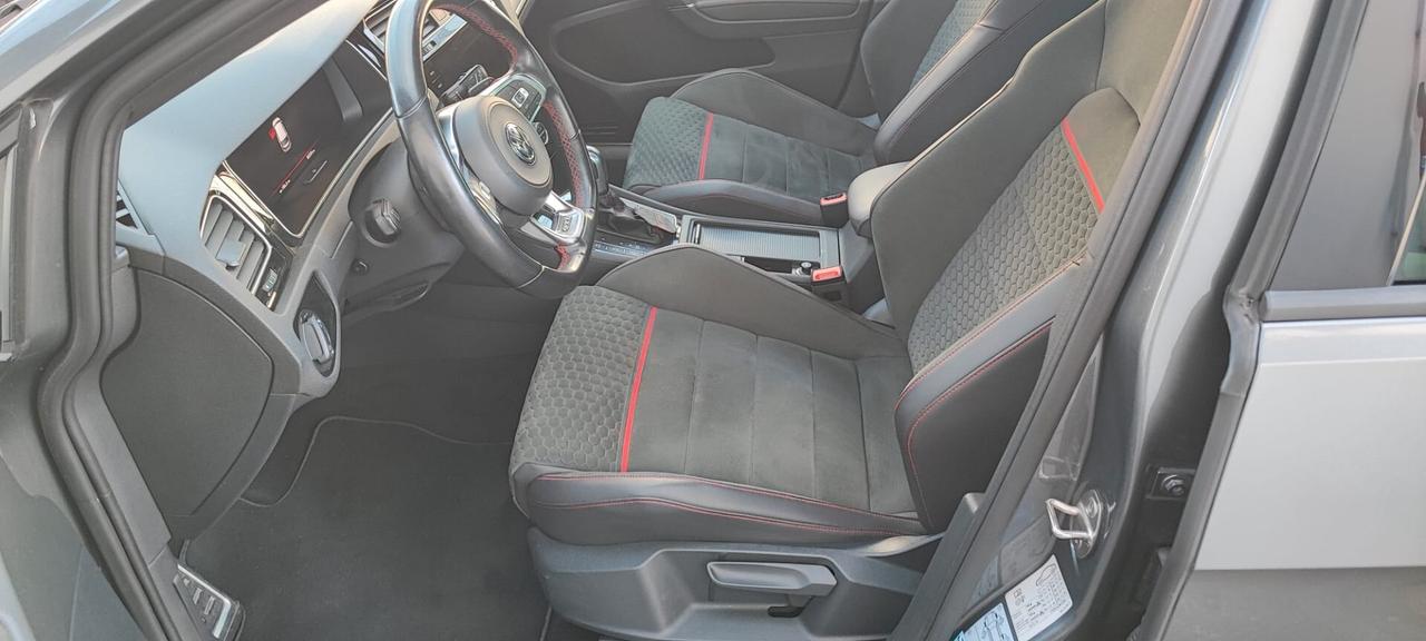 Volkswagen Golf GTI Performance 2.0 245 CV TSI DSG 5p.