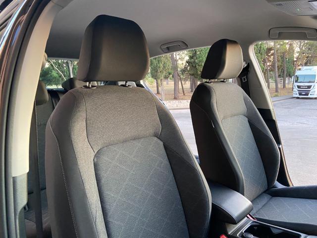 VOLKSWAGEN Golf 2.0 TDI DSG SCR Life COCKPIT-LUCI AMBIENTE