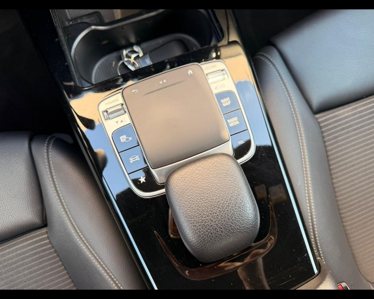 Mercedes-Benz CLASSE A 180D SPORT AUTO