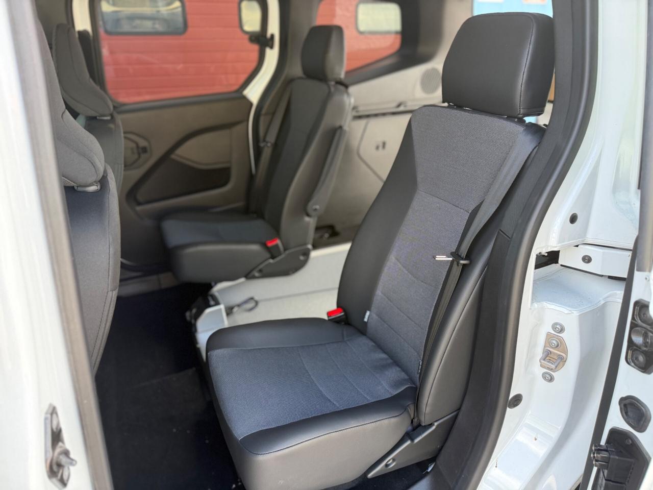 Renault Kangoo con pianale ribassato