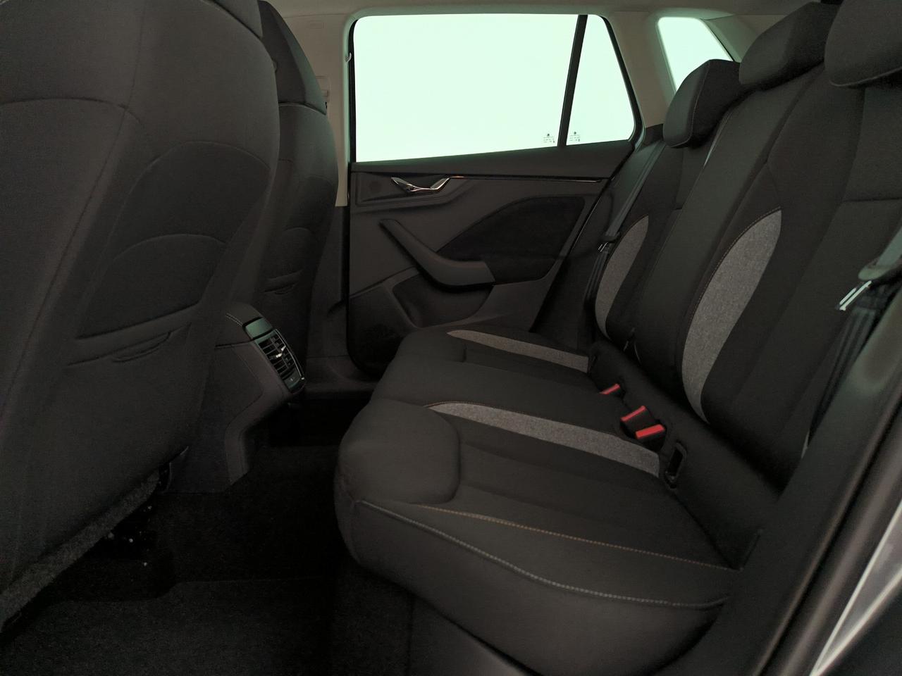 Skoda Kamiq 1.0 tsi black dots 95cv