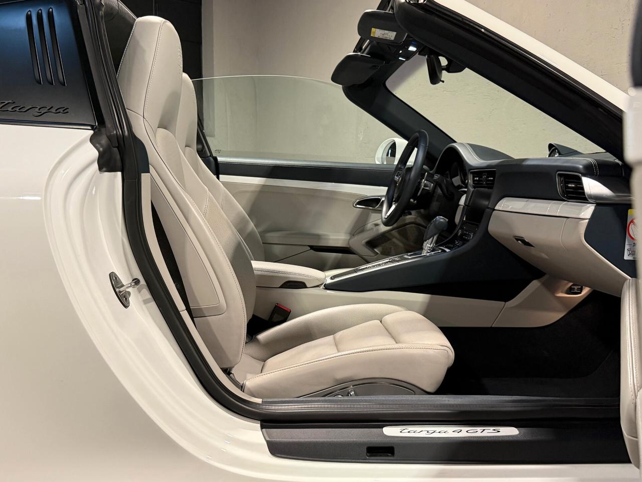 Porsche 911 3.0 Targa 4 GTS