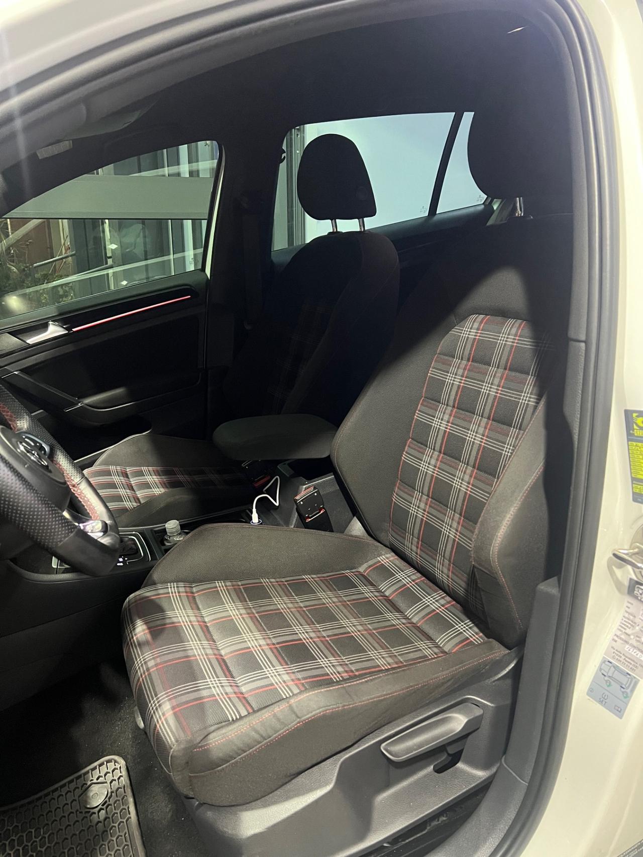 Volkswagen Golf GTI 350 CV Performance 2.0 TSI DSG 5p.