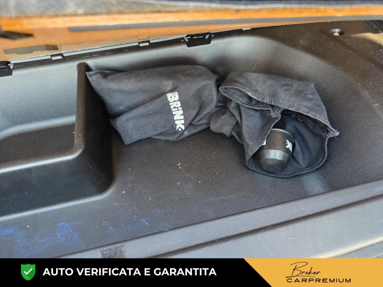 Mitsubishi Pajero 3 Porte Pajero 3.2 cr Intense 3p auto