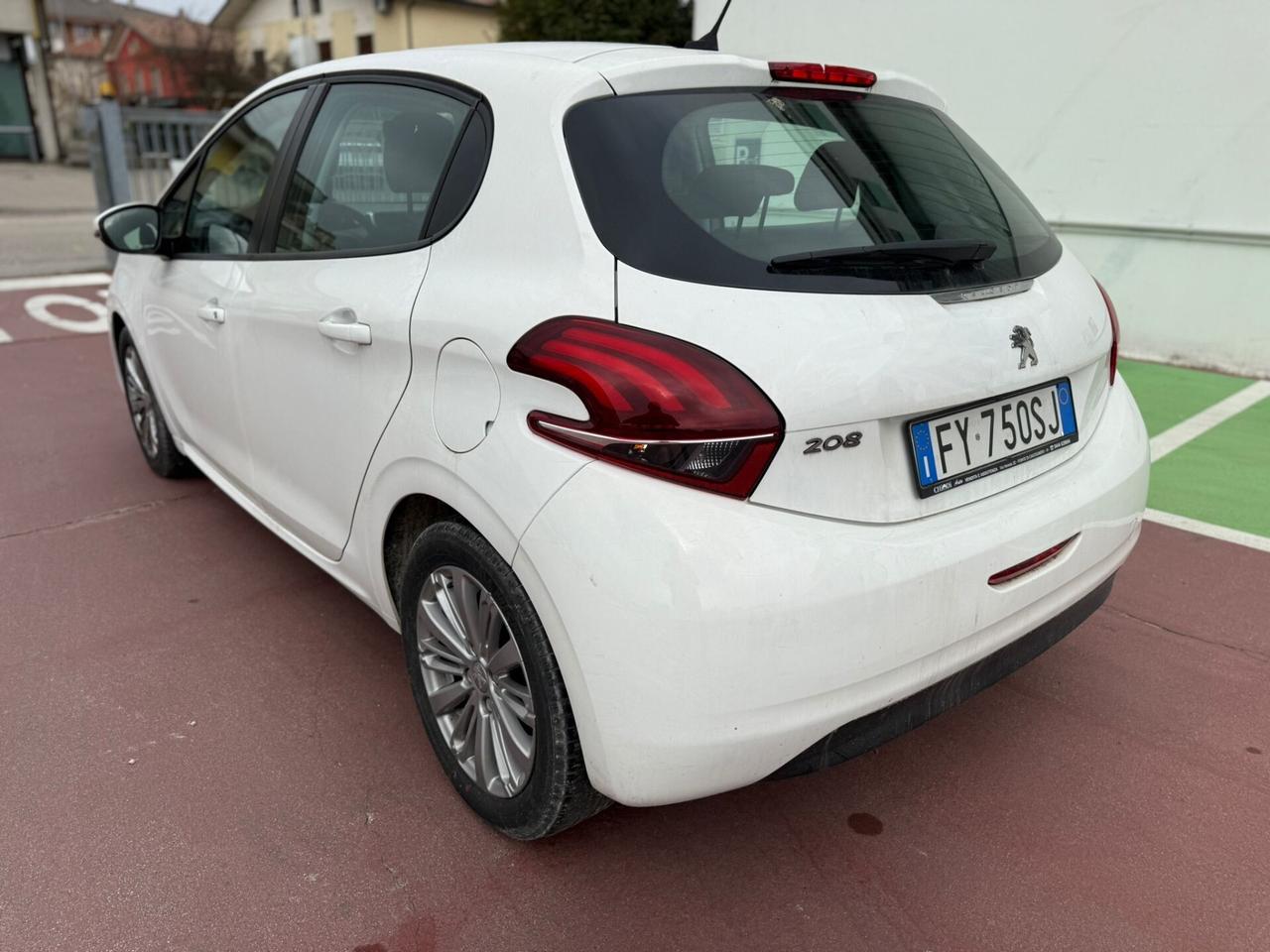 Peugeot 208 PureTech 82 5 porte FINANZIABILE