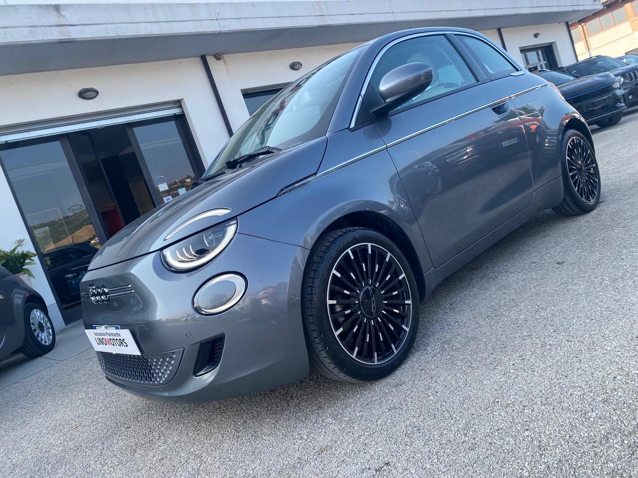 Fiat 500 500e Berlina 42 kWh La Prima