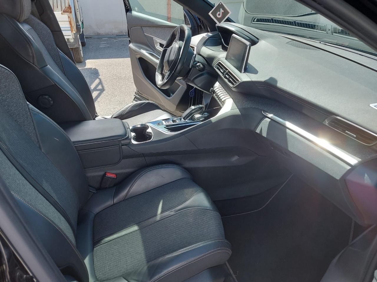 Peugeot 3008 “GTLINE” 1.5 hdi- cambio/aut-2018