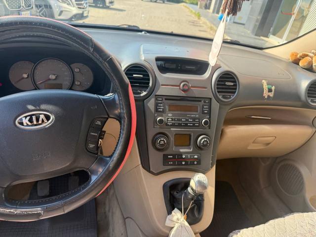 KIA Carens 2.0 CVVT EX Class