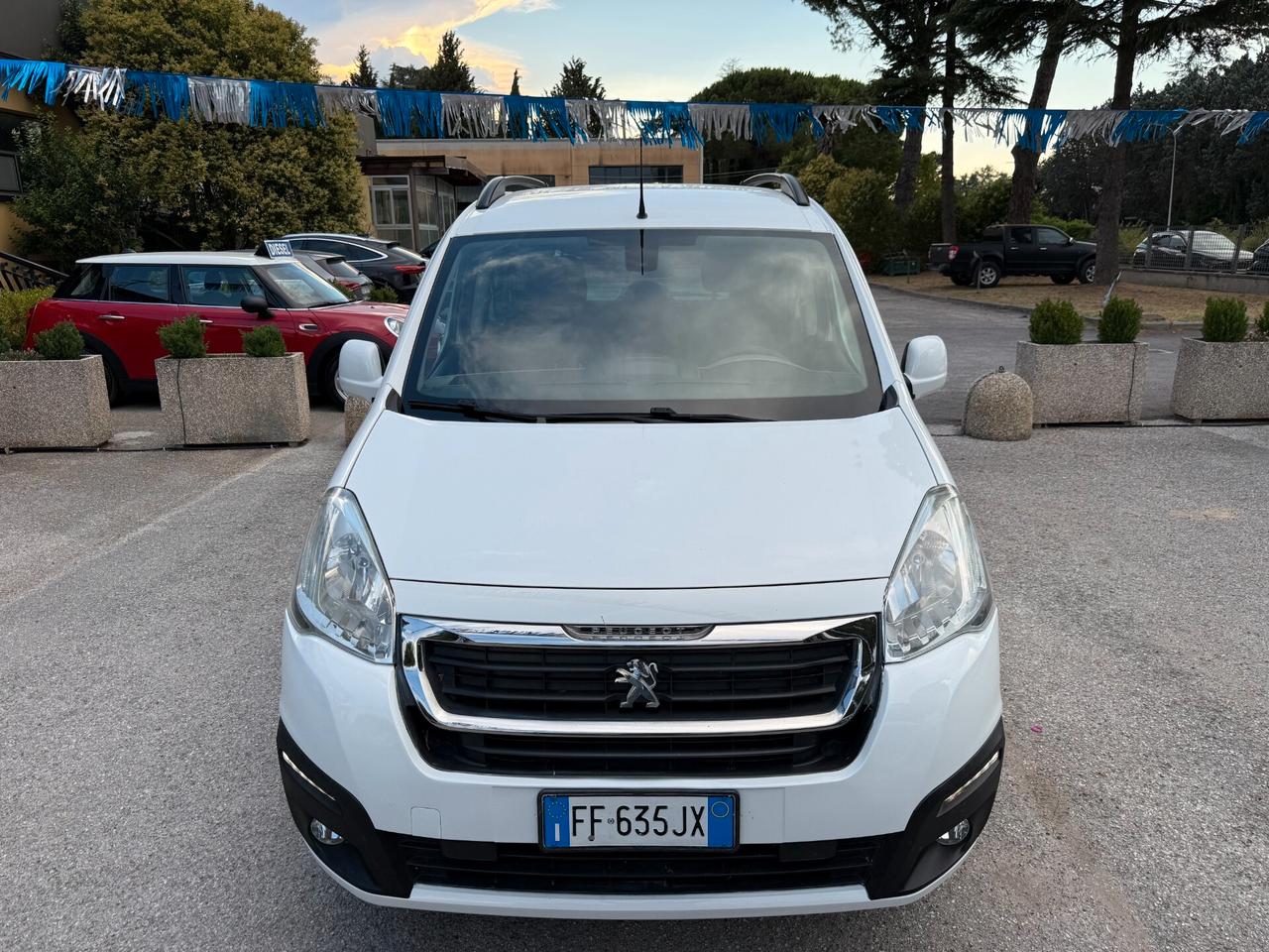 "5 POSTI" Peugeot Partner Tepee BlueHdi