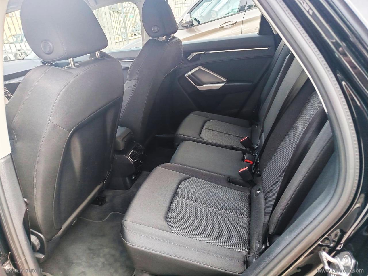 AUDI Q3 SPB 35 TDI quattro S tr. Ident. Black