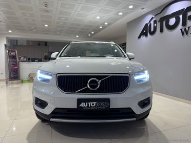 VOLVO XC40 D3 AWD Geartronic Momentum Pro