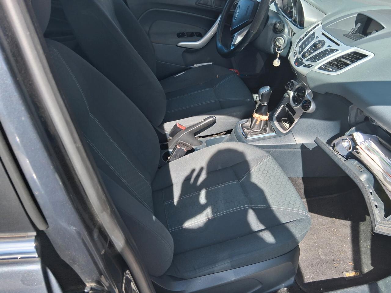 Ford Fiesta 1.4 TDCi 68CV 5 porte Titanium