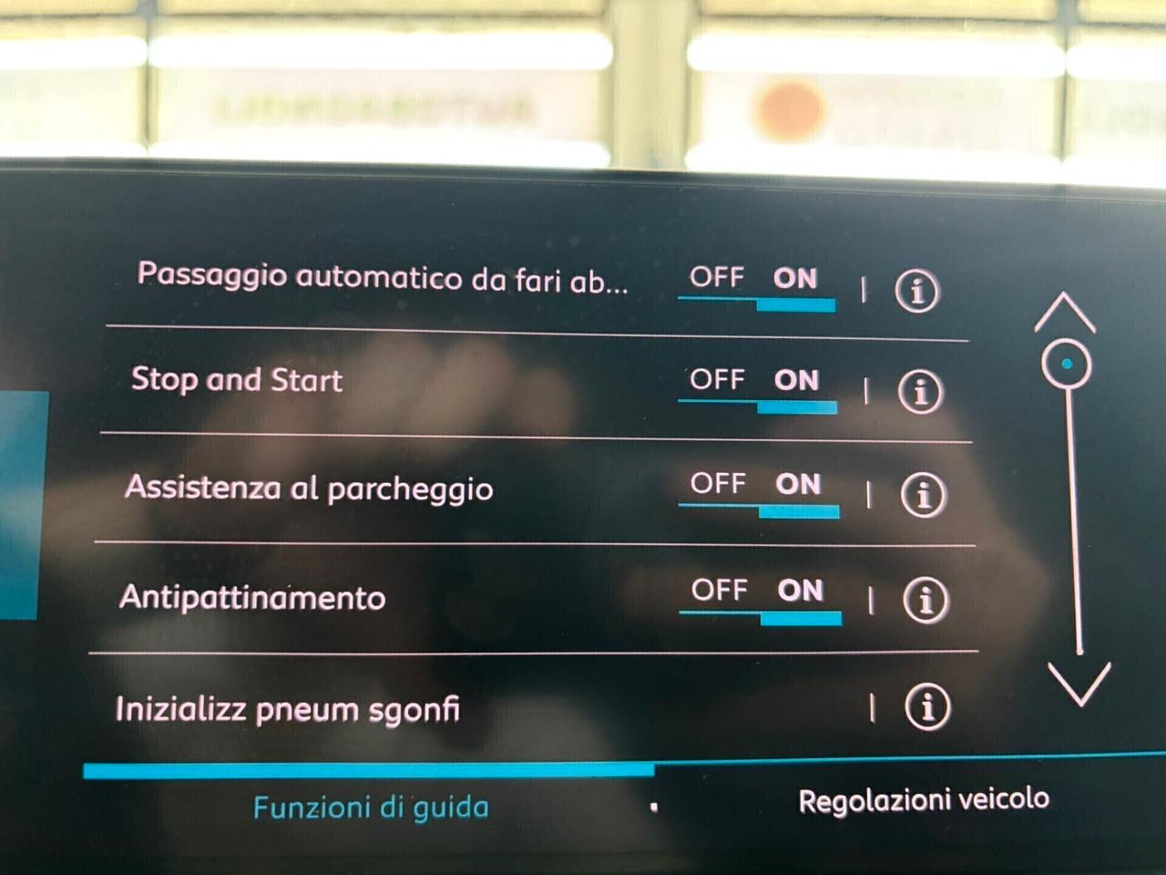 Citroen C4 SHINE PureTech 130 EAT8 SPOTICAR