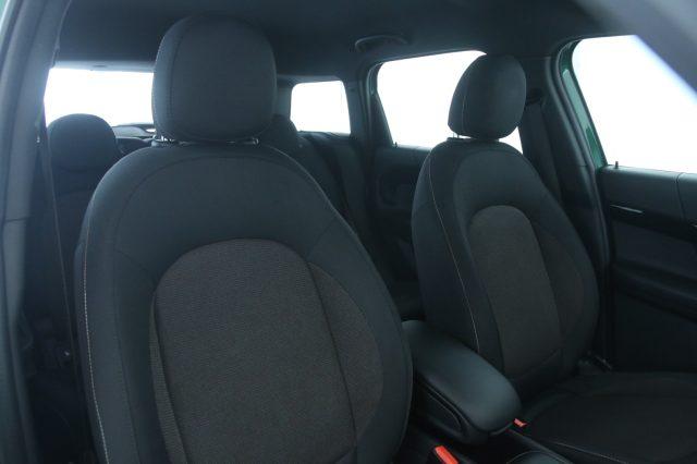 MINI Countryman 2.0 Cooper D Essential Countryman Black Exterior