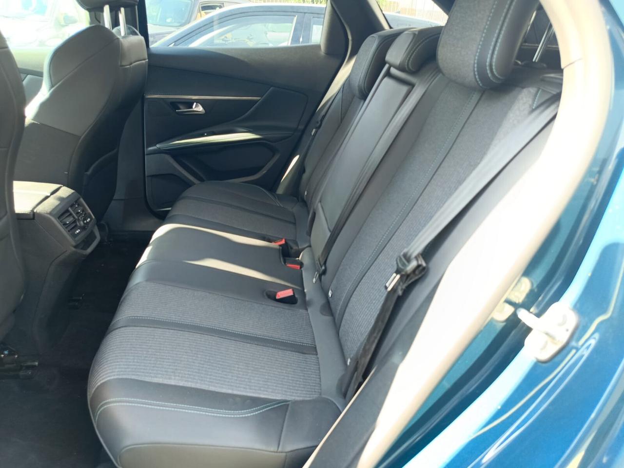 Peugeot 3008 BlueHDi 130 S&S EAT8 Allure