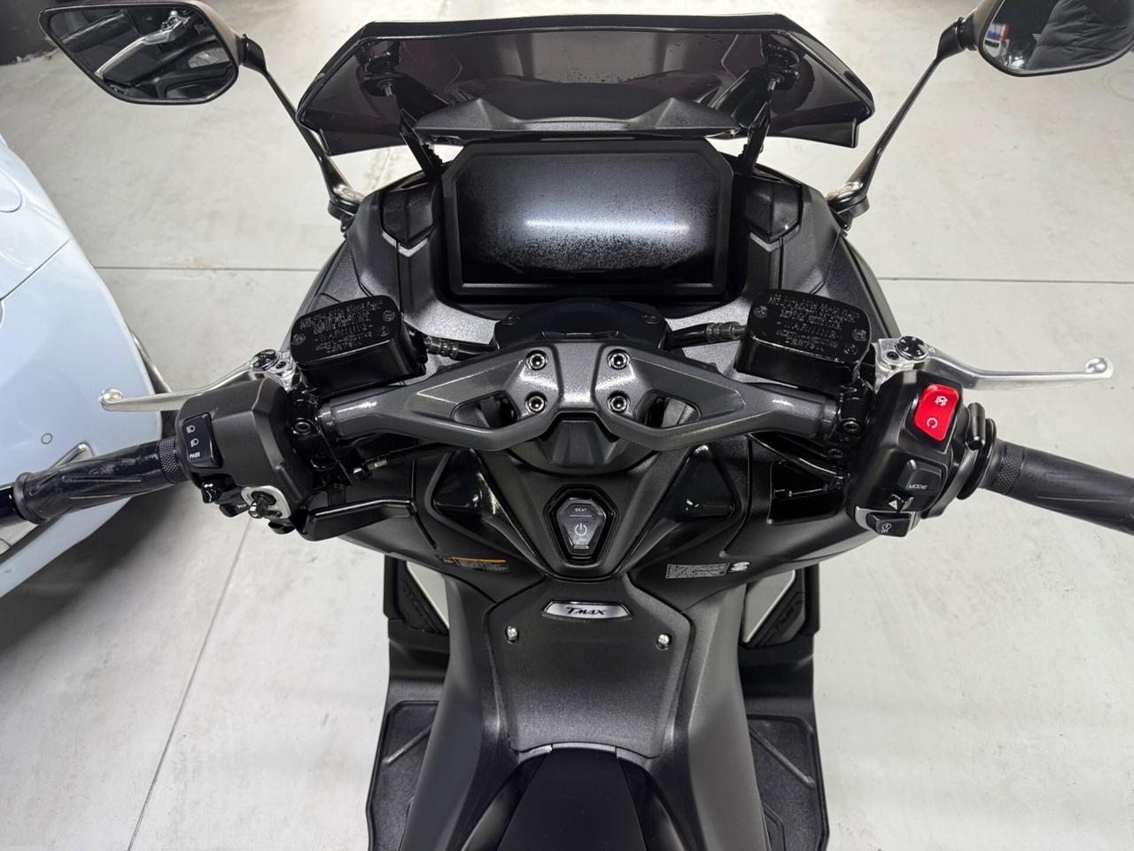 T Max 560