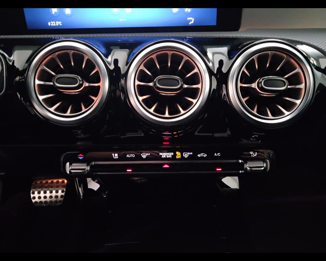 Mercedes-Benz Classe A - W177 2023 - A 180 d AMG Line Advanced Plus auto