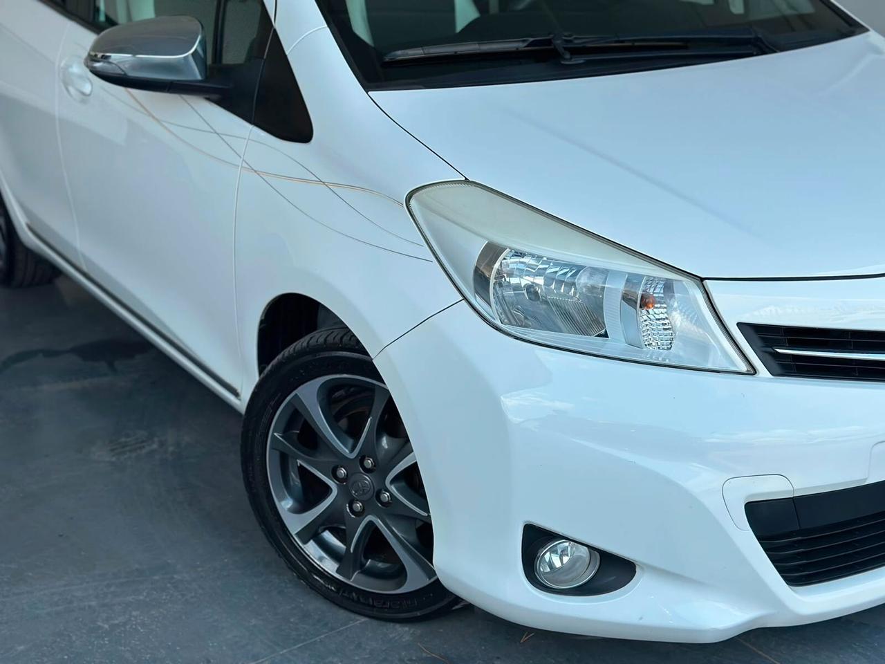 Toyota Yaris 1.0 5 porte Lounge 2014