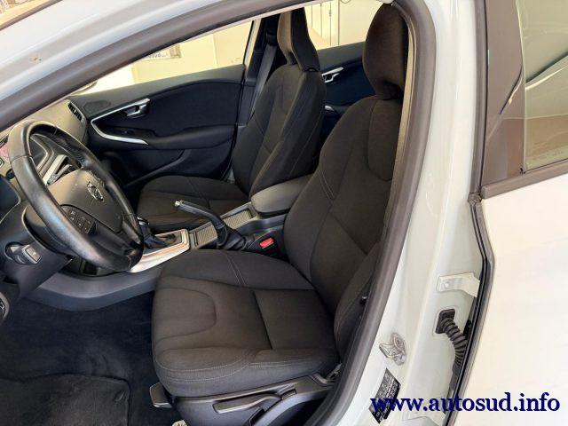 VOLVO V40 Cross Country D2 Geartronic