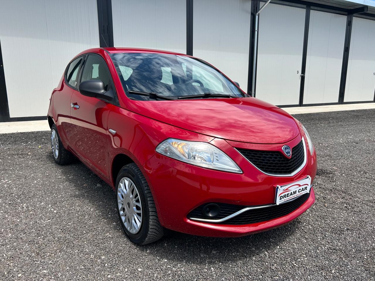 Lancia Ypsilon 0.9 TwinAir 85 CV 5 porte Metano Ecochic Platinum