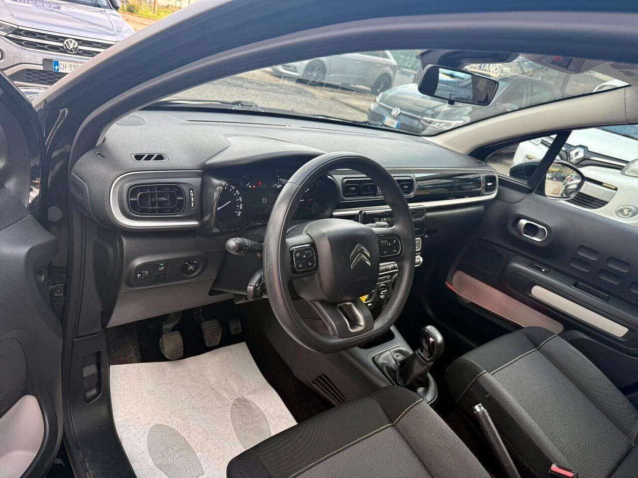 " UNA CHICCA " Citroen C3 PureTech 82 Feel