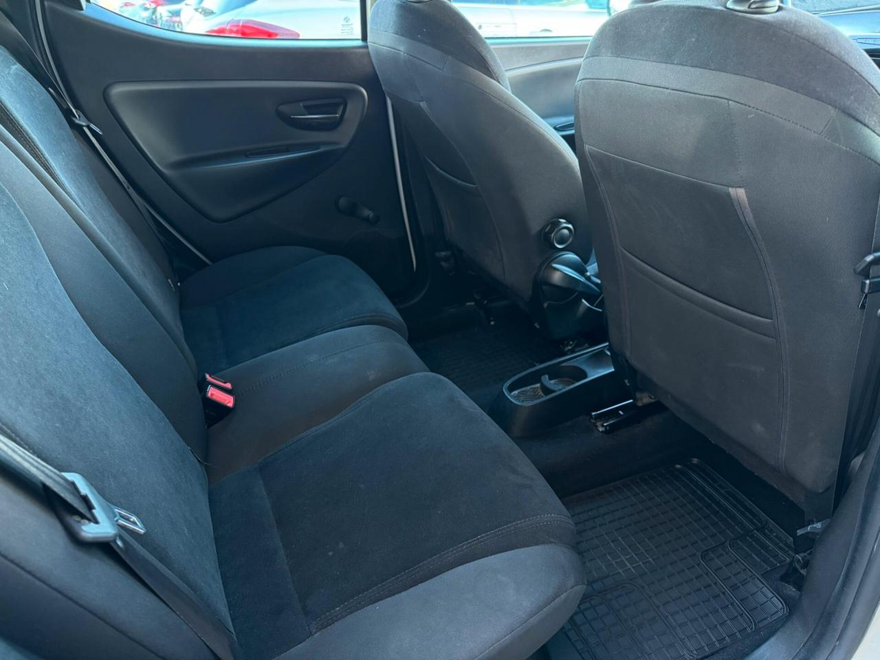 Lancia Ypsilon 0.9 TwinAir 85 CV 5 porte Metano Ecochic Gold