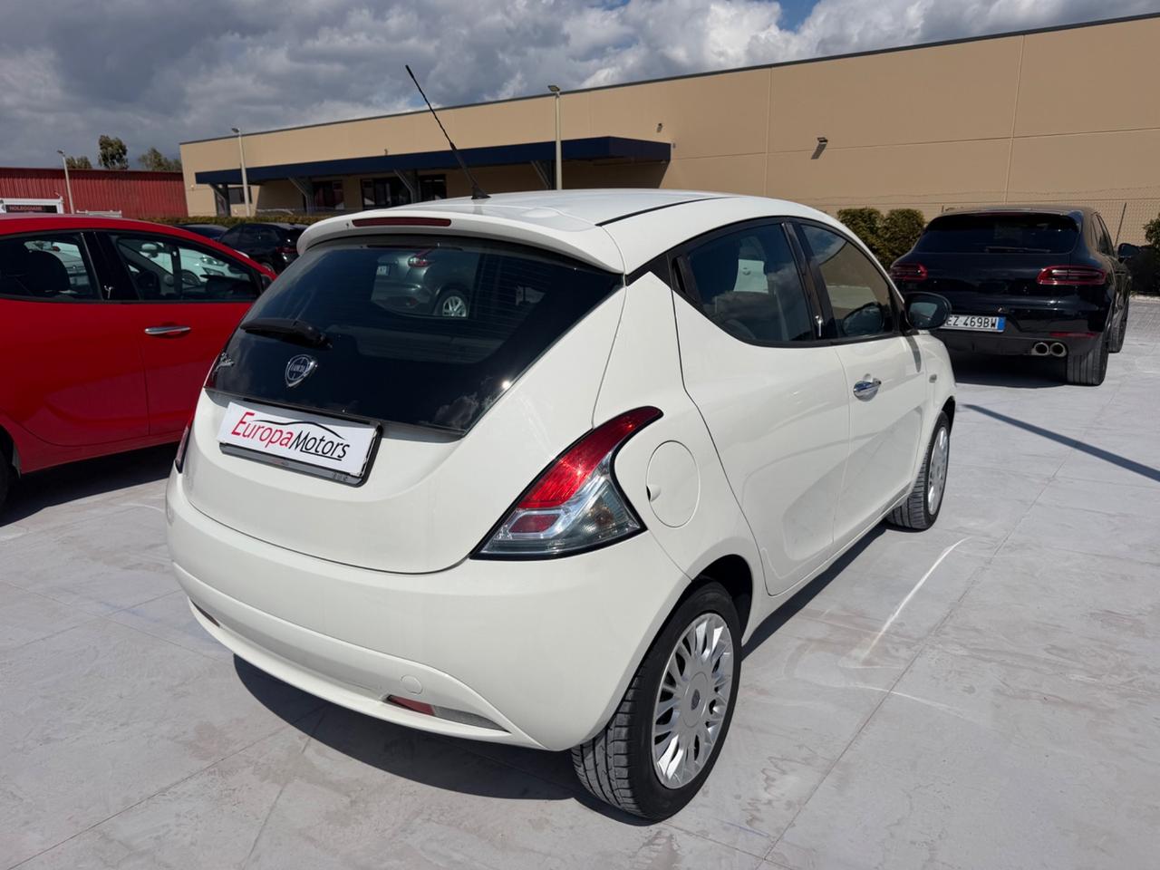 Lancia Ypsilon 1.2 69 CV 5 porte Platinum