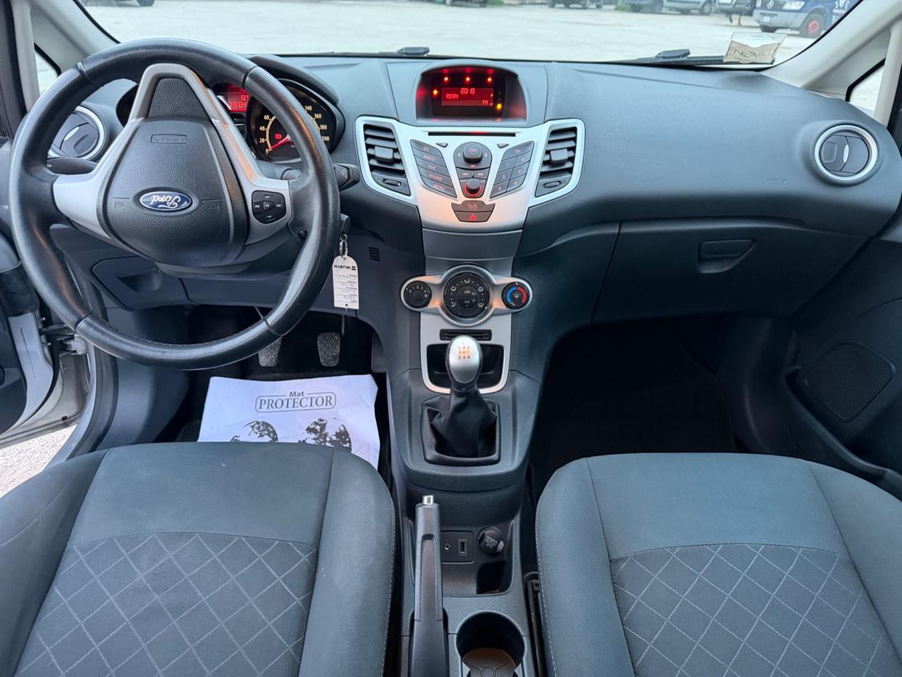 Ford Fiesta 1.4 TDCi 70CV 5 porte Titanium