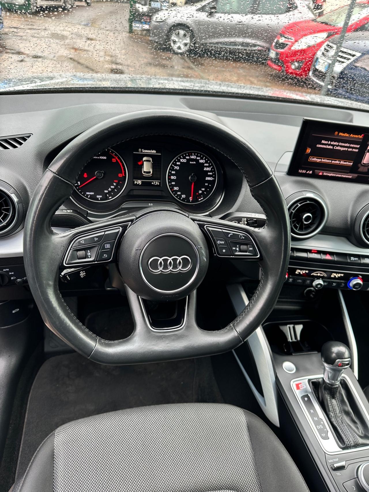 Audi Q2 35 TDI S tronic Identity Black