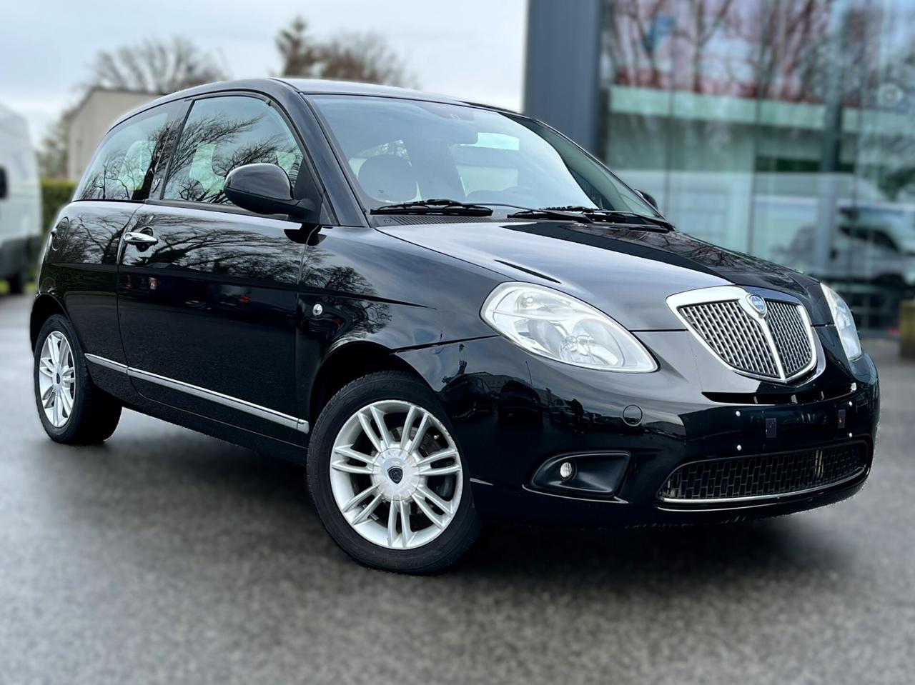 Lancia Ypsilon 1.2 69 CV Platino