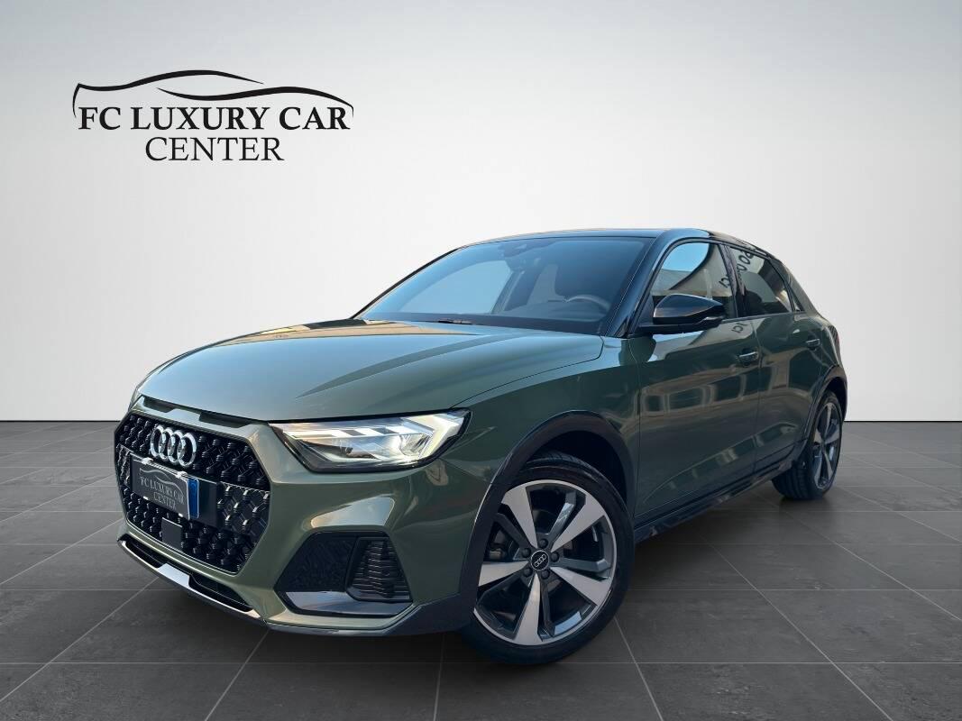 Audi A1 1.0 116CV Identity Contrast S Line Interno S tronic