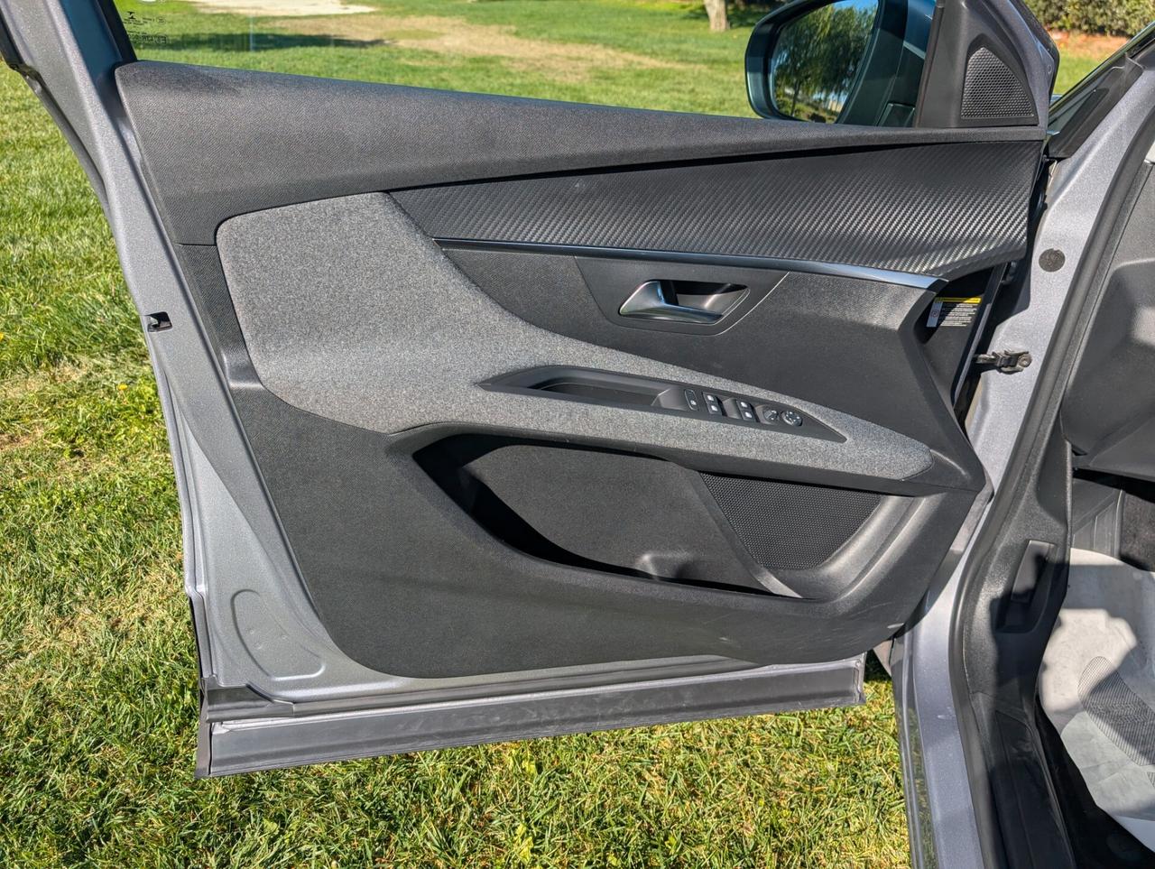 Peugeot 3008 BlueHDi 130 S&S EAT8 Allure