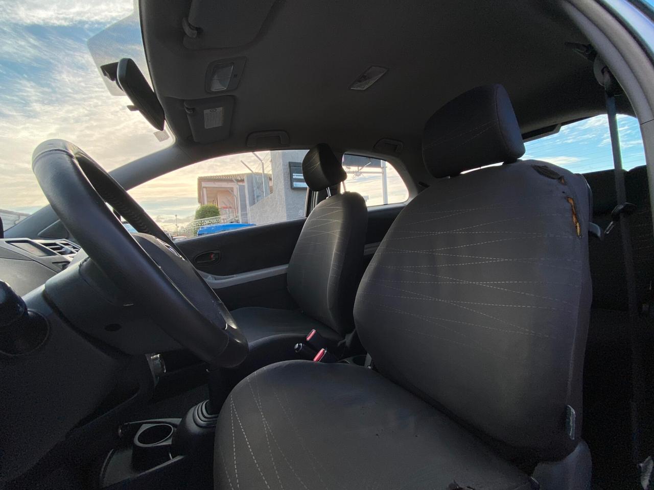 Toyota Yaris 1.0 5 porte Sol