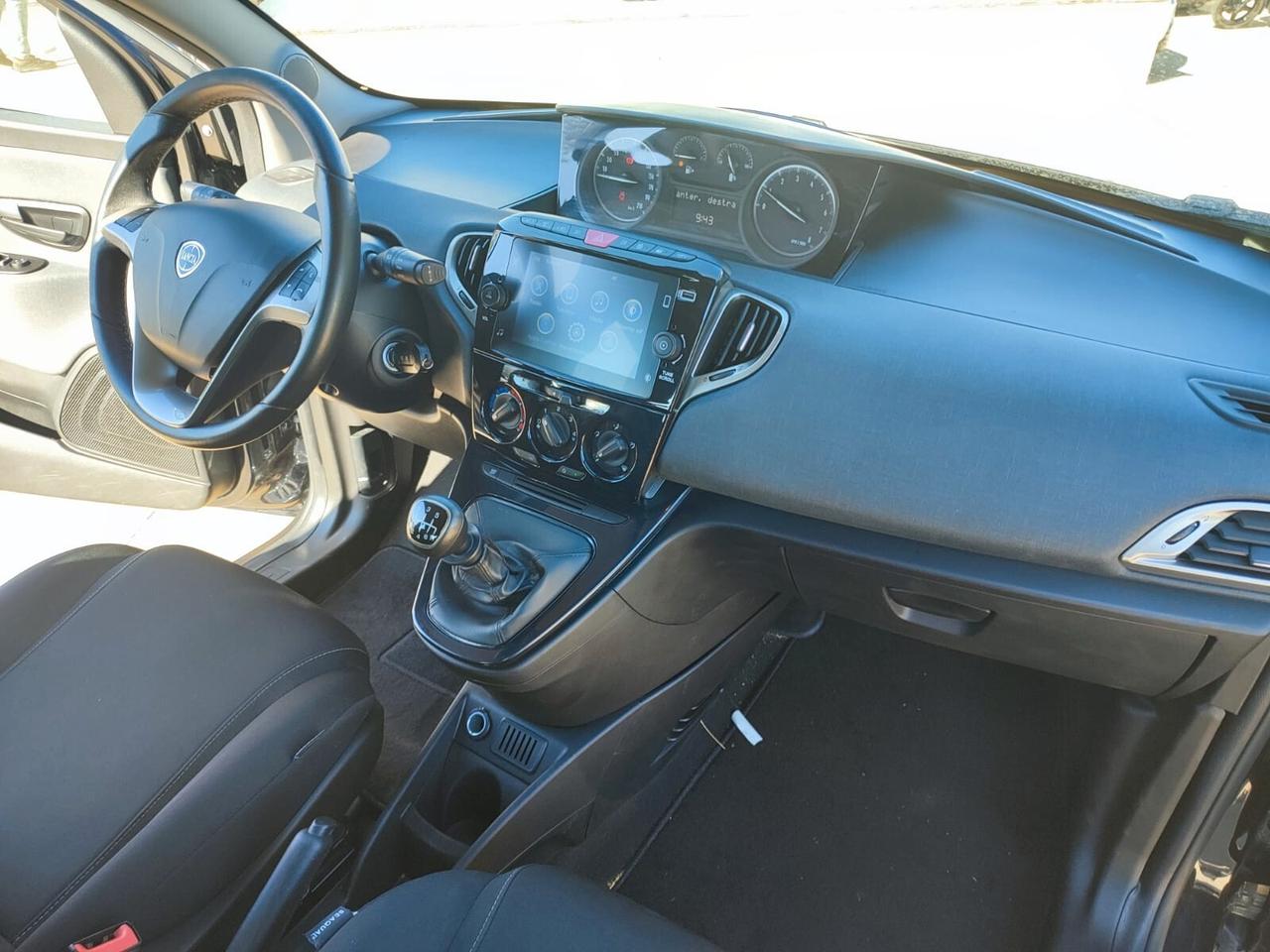 Lancia Ypsilon 1.0 FireFly 5 porte S&S Hybrid Gold