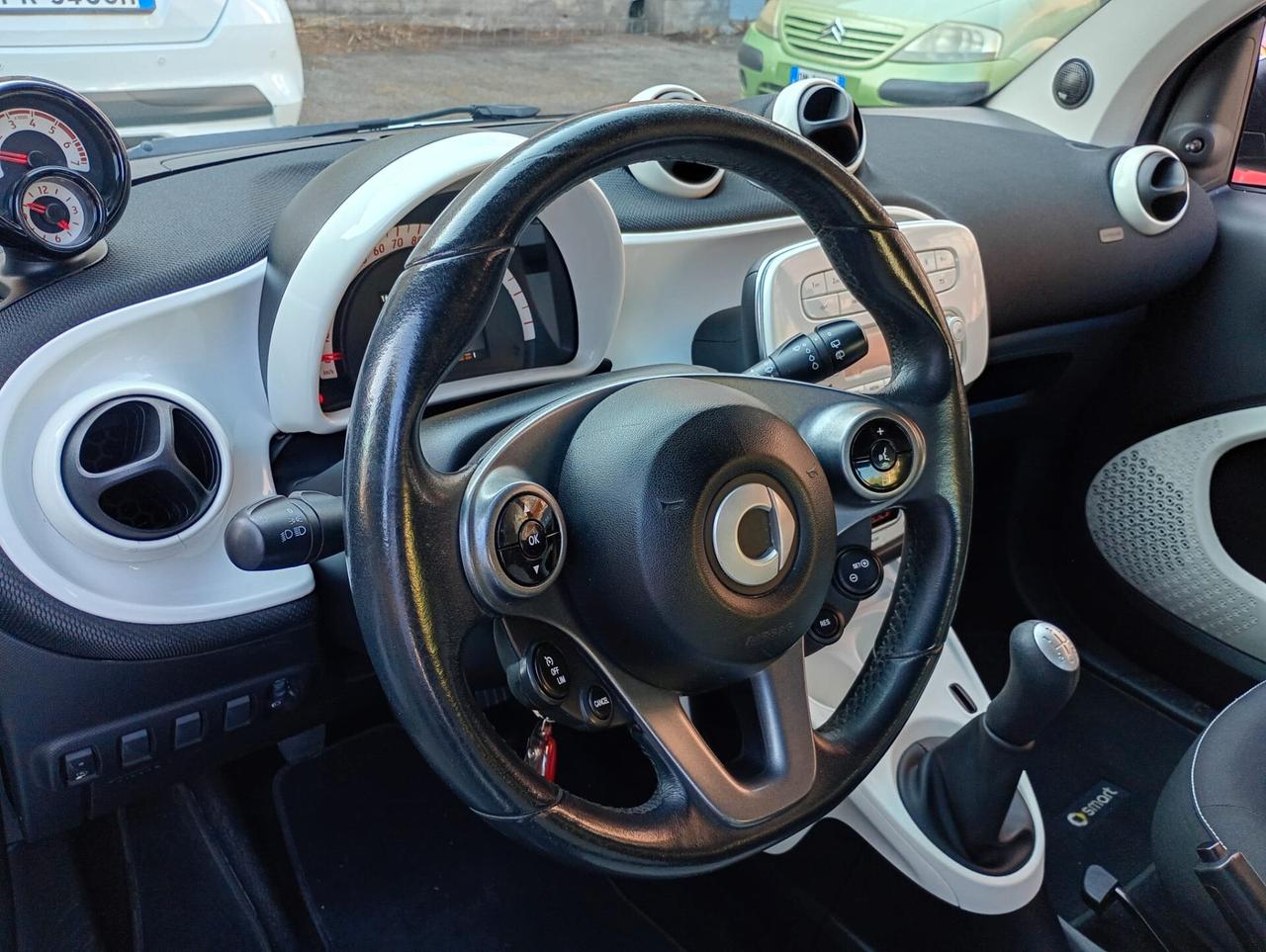 SMART FOR TWO 1.0 BENZINA 52 KW MANUALE 2015 PASSION