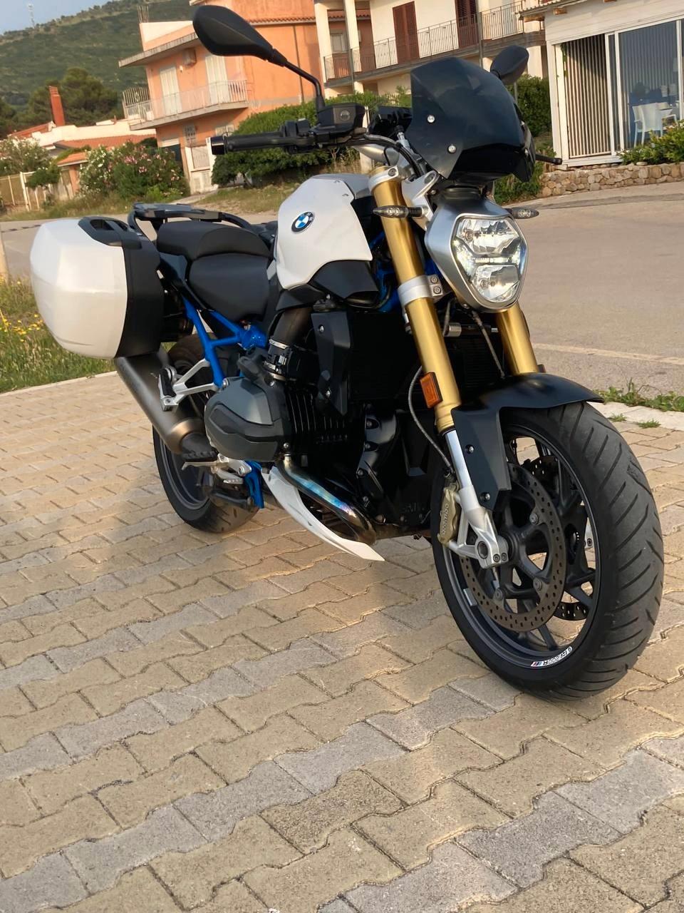 BMW R1200R